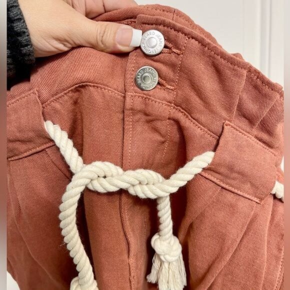 New  VERONICA BEARD Karter Linen-Cotton Belted Pants in Mocha Size 4 - Picture 12 of 15